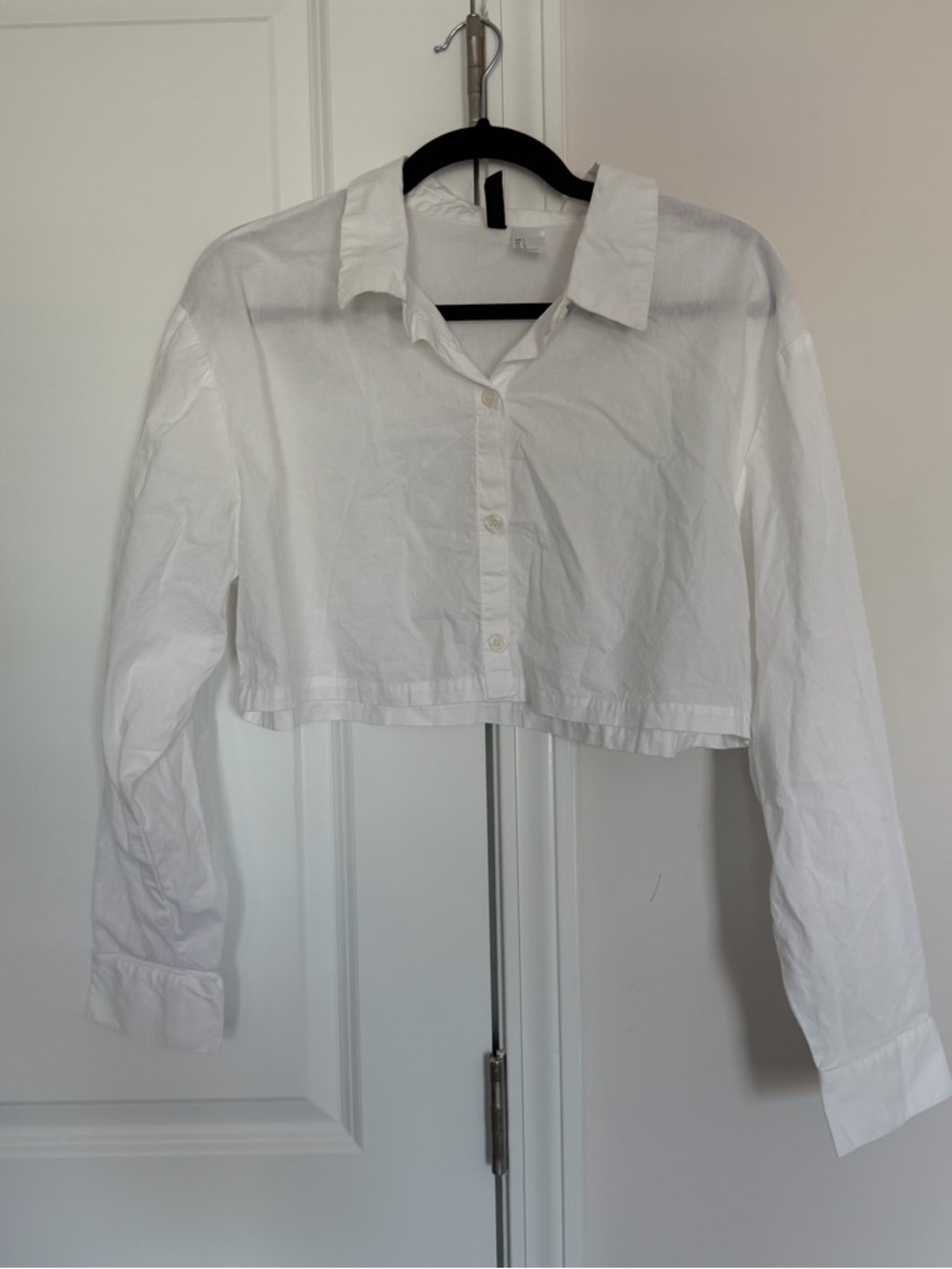 H&M Divided White Cropped Button Down Shirt